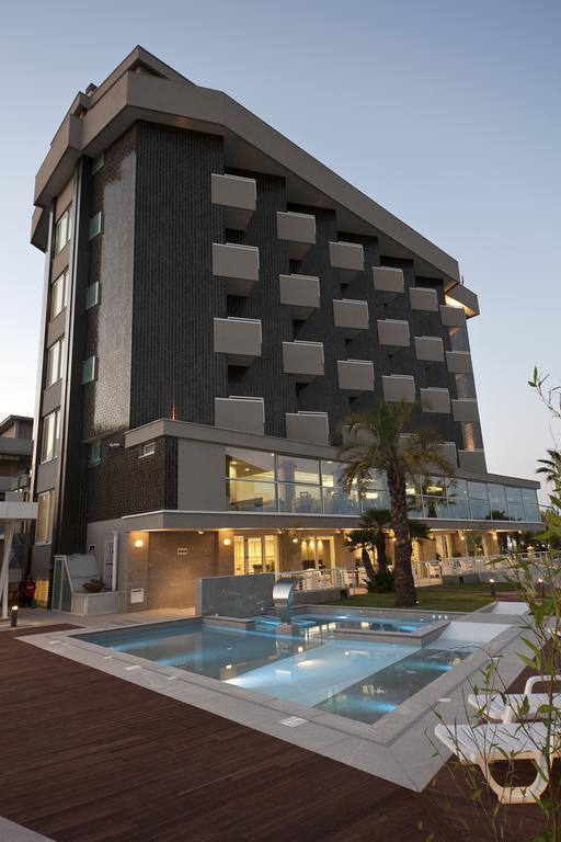Hotel Eden Alba Adriatica Eksteriør billede