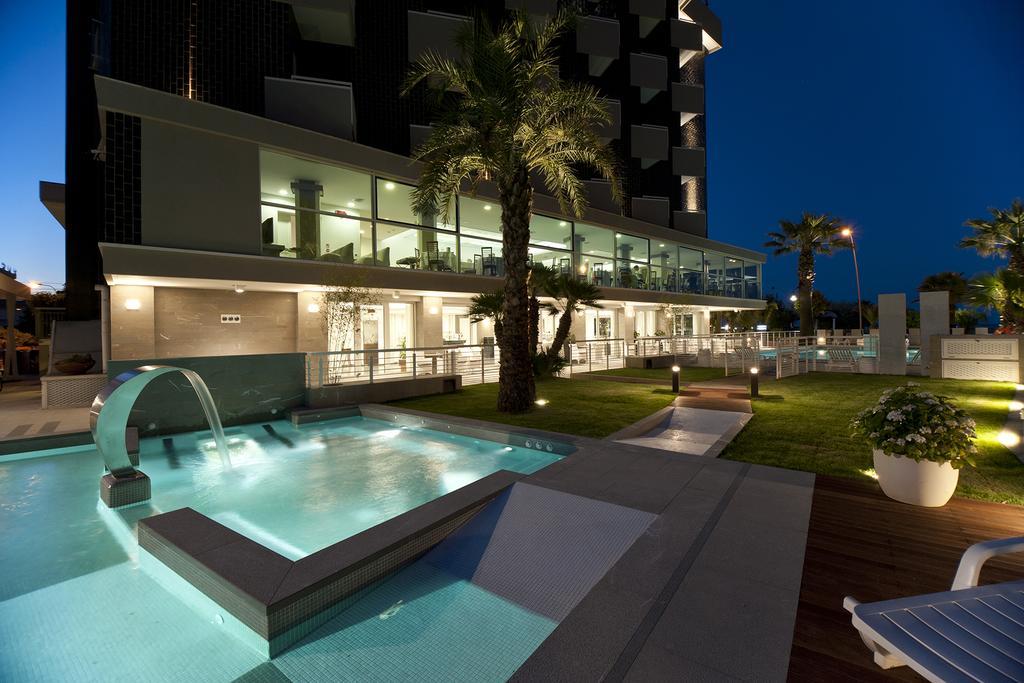 Hotel Eden Alba Adriatica Eksteriør billede