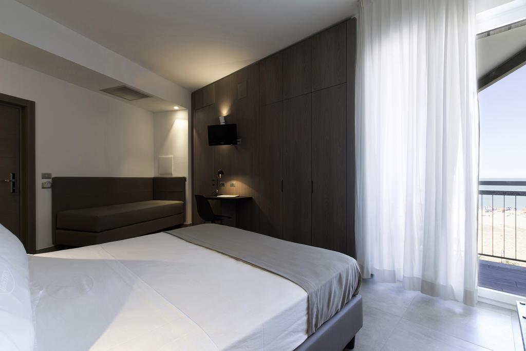 Hotel Eden Alba Adriatica Eksteriør billede