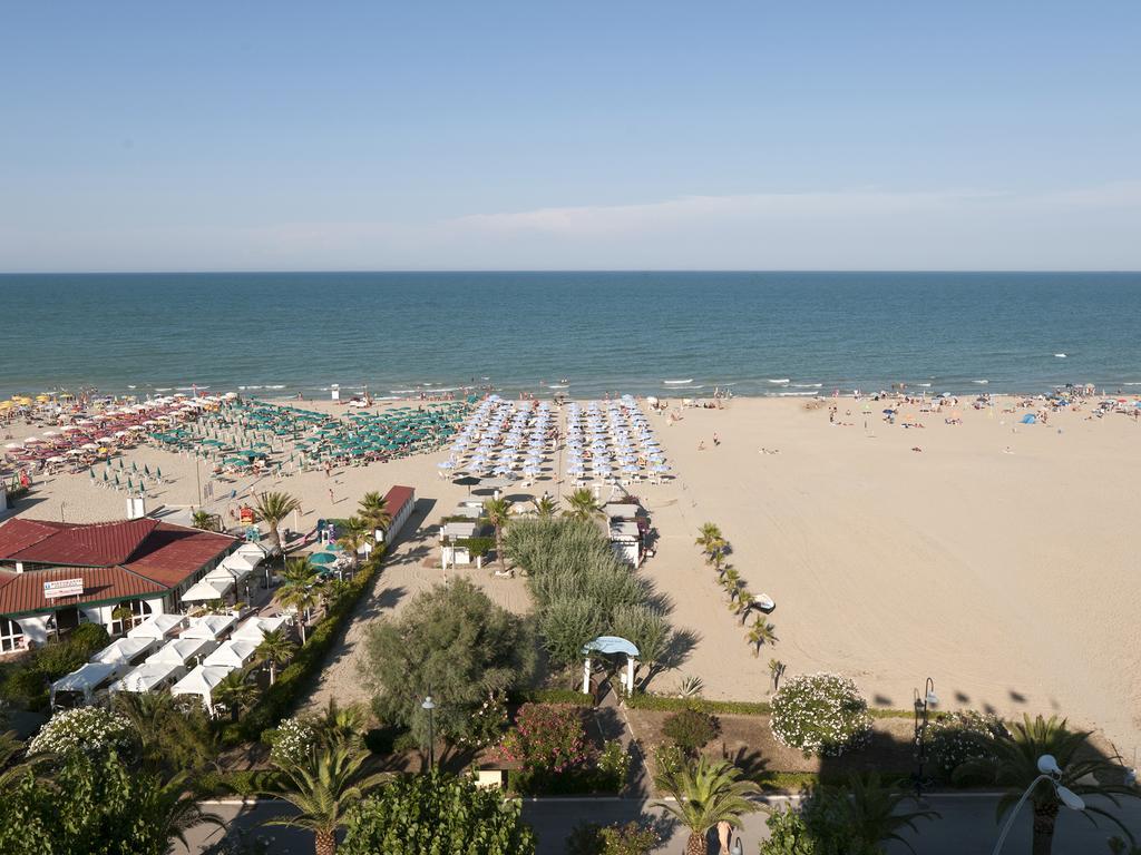Hotel Eden Alba Adriatica Eksteriør billede