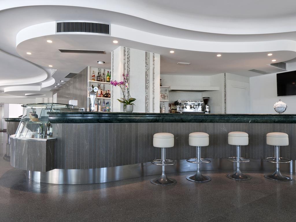 Hotel Eden Alba Adriatica Eksteriør billede
