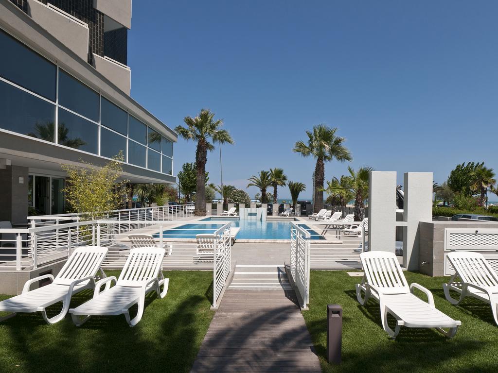 Hotel Eden Alba Adriatica Eksteriør billede